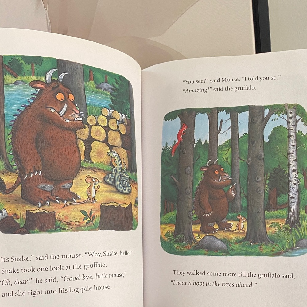 The Gruffalo and The Three Little Pigs Books - Picture 4 of 11
